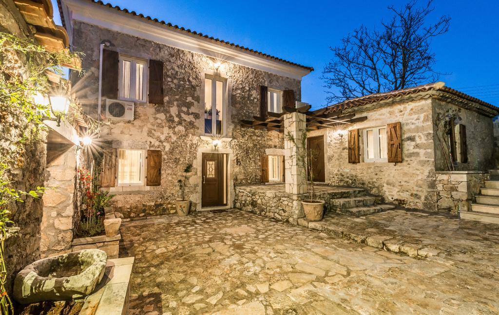 Villa Callisto- Elegant Restored Villa With Pool Yírion Exterior foto
