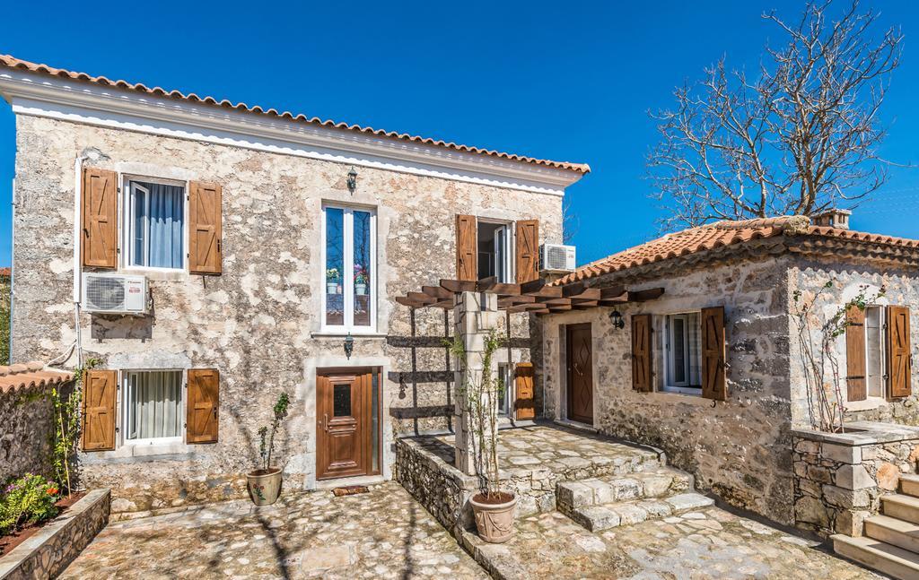 Villa Callisto- Elegant Restored Villa With Pool Yírion Exterior foto